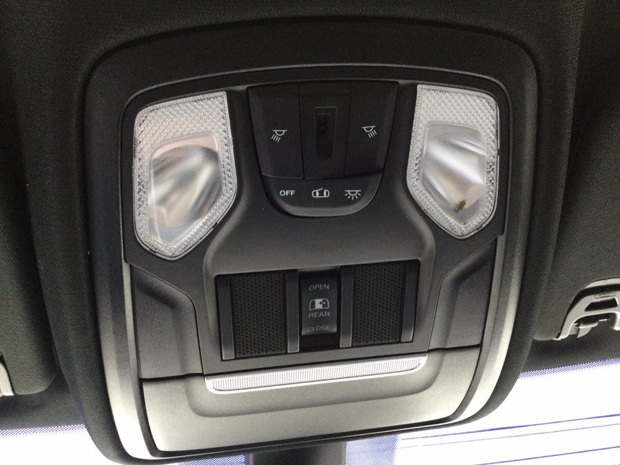 Used 2020 RAM 1500 4x4 Crew Cab image 40
