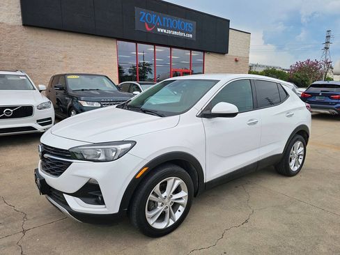 Used 2022 Buick Encore GX Preferred w/ Cold Weather Comfort Package FWD image 2