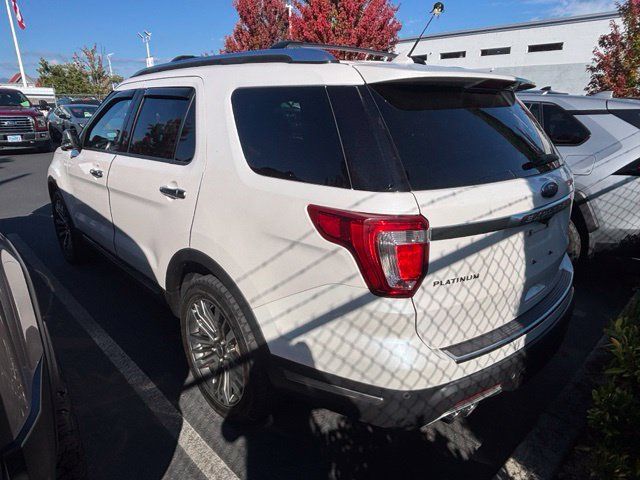 Used 2019 Ford Explorer Platinum AWD/4WD image 3