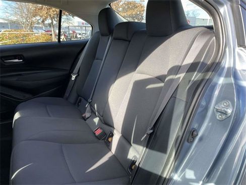 Used 2021 Toyota Corolla LE image 16