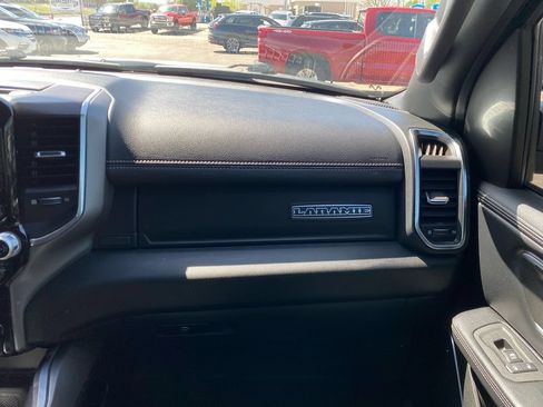Used 2025 RAM 1500 Laramie AWD/4WD image 20