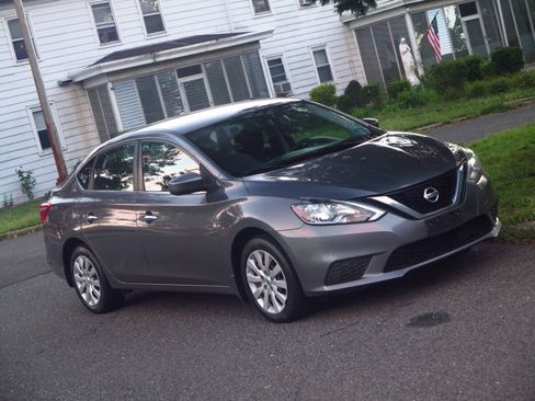Used 2016 Nissan Sentra S FWD image 30