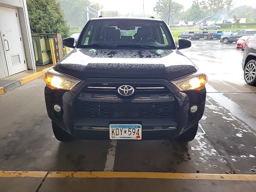 Used 2020 Toyota 4Runner SR5 AWD/4WD image 3