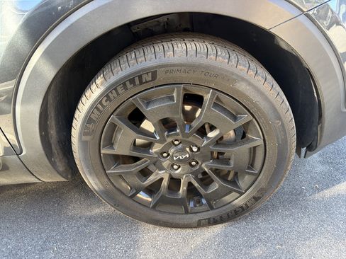 Used 2022 Kia Telluride SX w/ SX Prestige Package image 8