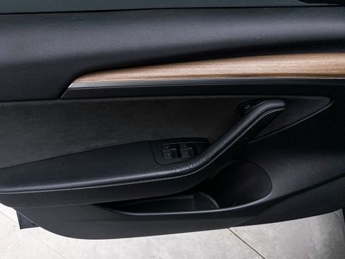 Used 2023 Tesla Model 3 Standard Range RWD image 16