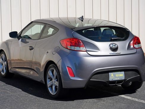 Used 2012 Hyundai Veloster FWD image 40