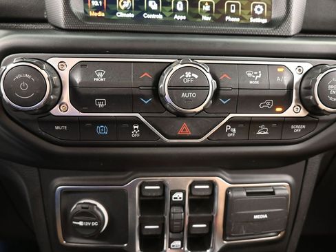 Used 2022 Jeep Wrangler Unlimited Sahara w/ Safety Group image 23