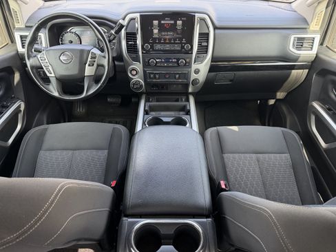 Used 2021 Nissan Titan SV w/ SV Convenience Package AWD/4WD image 12