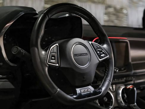 Used 2018 Chevrolet Camaro SS image 15