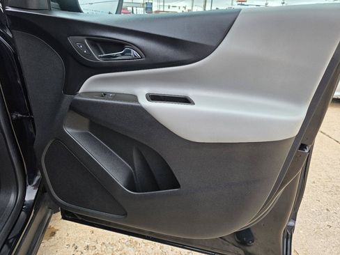 Used 2023 Chevrolet Equinox LS w/ LS Convenience Package FWD image 17