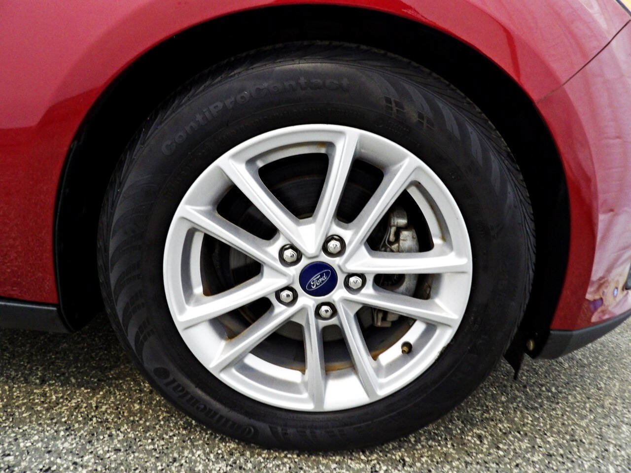 Used 2017 Ford Focus SE FWD image 21
