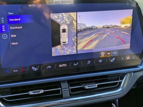 New 2026 Chevrolet Equinox EV LT image 19