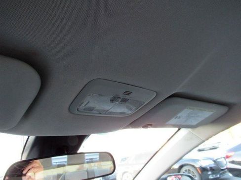 Used 2018 Toyota Corolla LE image 22