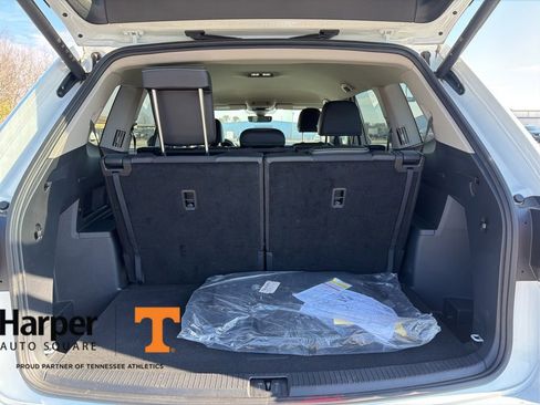Used 2024 Volkswagen Atlas SE w/ Black Wheel Package image 20