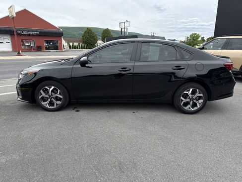 Certified 2021 Kia Forte LXS FWD image 2