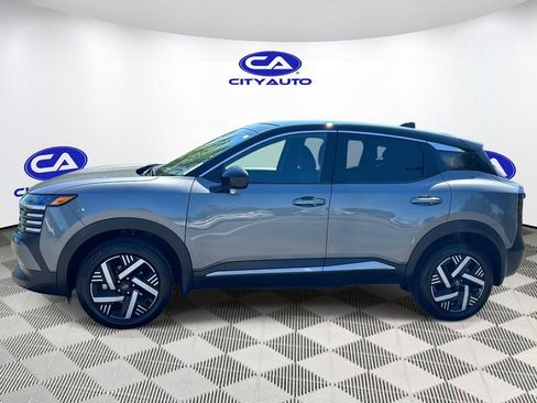 Used 2025 Nissan Kicks SV FWD image 7