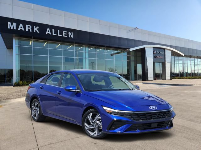 Used 2025 Hyundai Elantra SEL FWD image 1