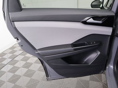 Certified 2024 Volkswagen Taos SE image 26