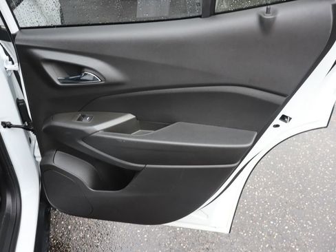 Used 2024 Chevrolet Trax LS image 25