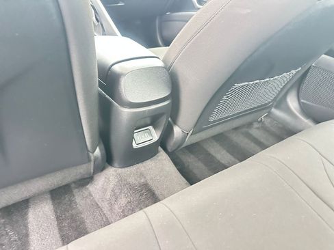 Used 2025 Hyundai Elantra SEL image 25