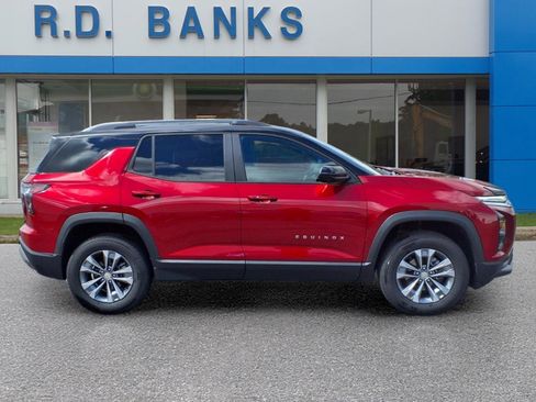 Used 2025 Chevrolet Equinox LT w/ Convenience Package II FWD image 2