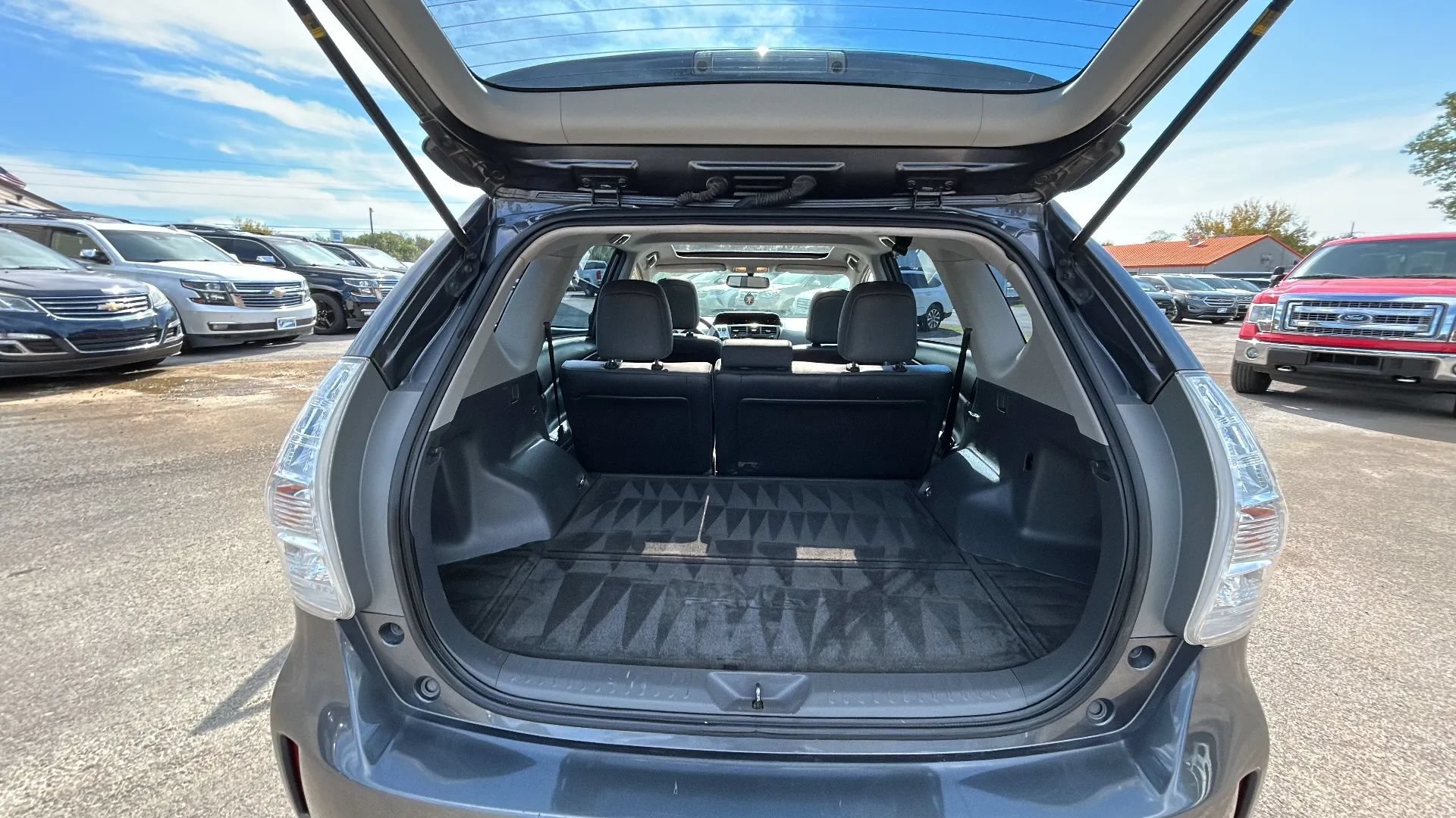 Used 2012 Toyota Prius V Five FWD image 15