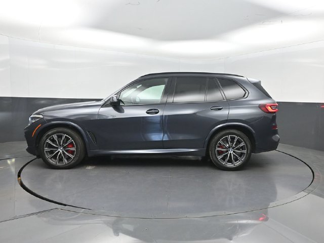 Used 2021 BMW X5 xDrive40i w/ M Sport Package AWD/4WD image 2