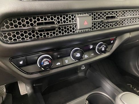 Certified 2025 Honda HR-V Sport image 8