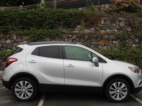Used 2018 Buick Encore Preferred AWD/4WD image 5