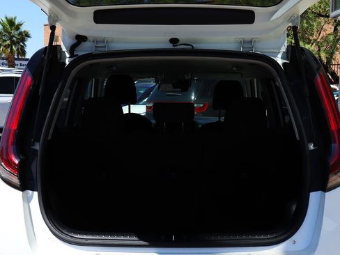Used 2023 Kia Soul LX w/ Option Group 015 FWD image 23