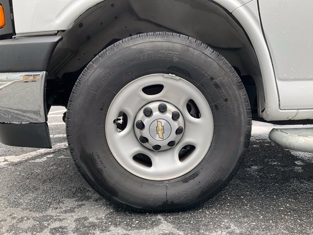 Used 2025 Chevrolet Express 2500 w/ Driver Convenience Package RWD image 23