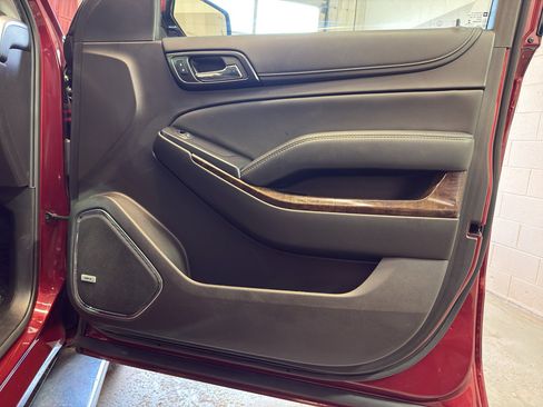 Used 2017 Chevrolet Suburban LT w/ LT Signature Package image 21