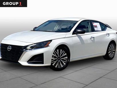 Used 2024 Nissan Altima 2.5 SV