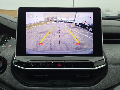 Used 2023 Jeep Compass Latitude w/ Mopar Graphics Package image 23