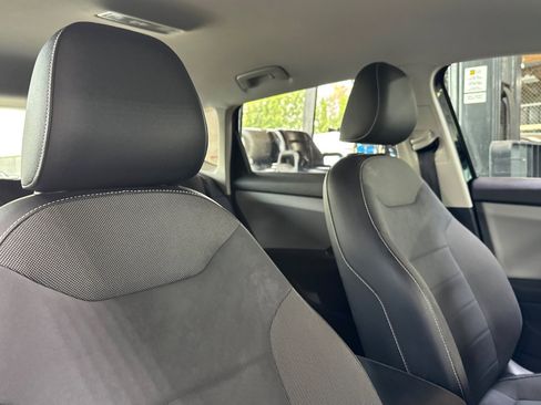 Used 2022 Volkswagen Taos SE image 31