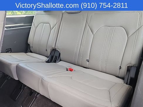 Used 2019 Ford Expedition Limited w/ Equipment Group 302A AWD/4WD image 26