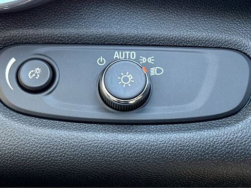 New 2026 Chevrolet Trax LT w/ Driver Confidence Package image 18