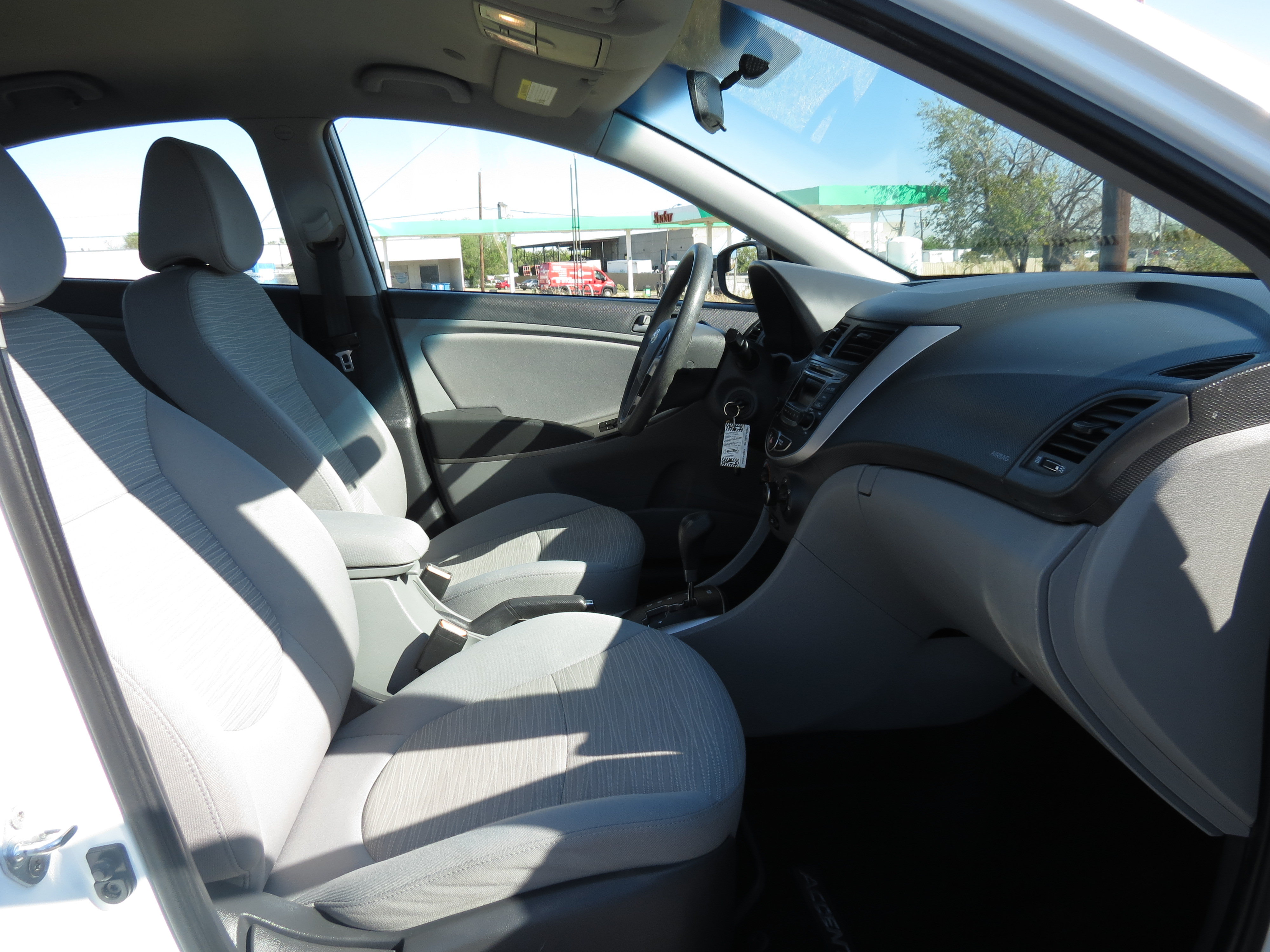 Used 2016 Hyundai Accent SE w/ Option Group 02 FWD image 30