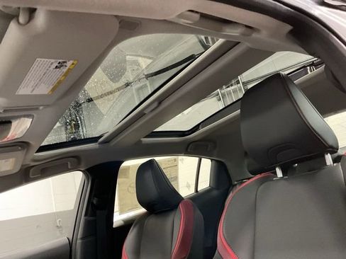 New 2025 Toyota Prius Plug-In Hybrid image 18