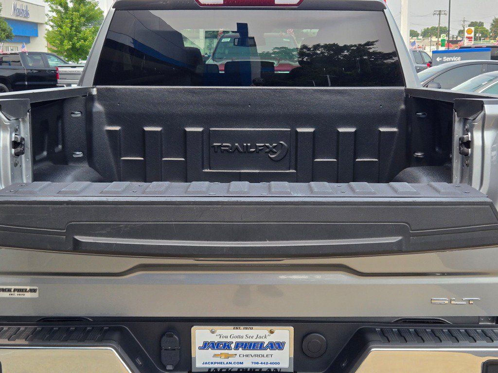 Certified 2025 GMC Sierra 1500 SLT AWD/4WD image 14