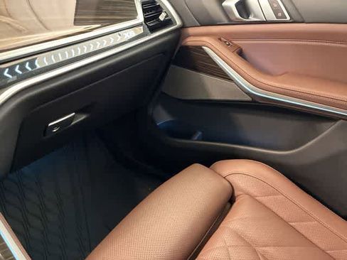 Used 2024 BMW X5 sDrive40i w/ Premium Package image 33