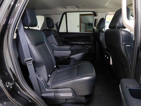 Used 2024 Ford Expedition XLT image 89