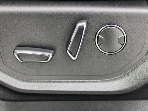 Used 2019 Ford F350 Lariat w/ Chrome Package image 21