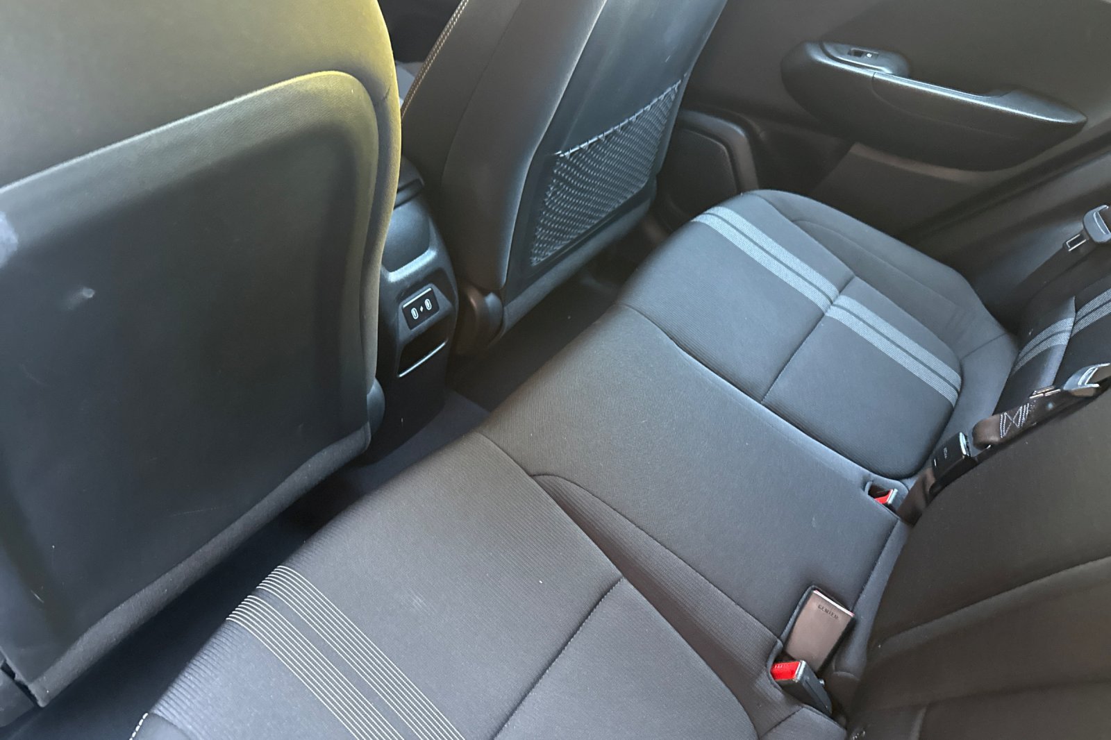 Used 2025 Hyundai Venue SEL FWD image 12