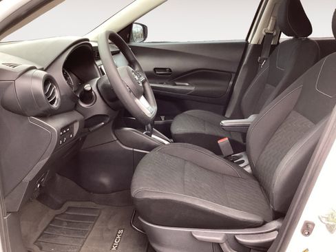 Used 2021 Nissan Kicks S image 24