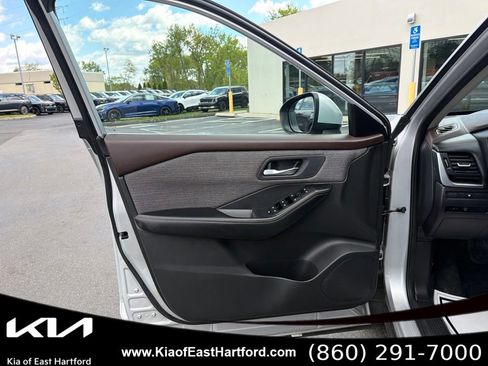 Used 2023 Nissan Rogue SV AWD/4WD image 26