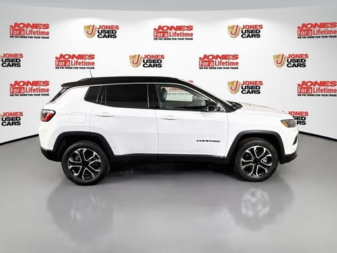Used 2023 Jeep Compass Limited w/ Sun and Sound Group AWD/4WD image 17