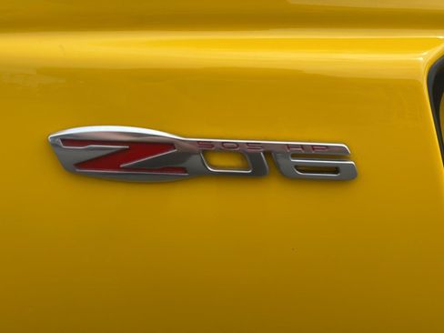 Used 2006 Chevrolet Corvette Z06 w/ Preferred Equipment Group RWD image 36