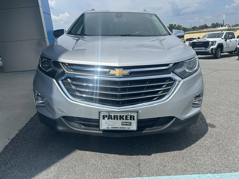 Used 2018 Chevrolet Equinox Premier FWD image 2