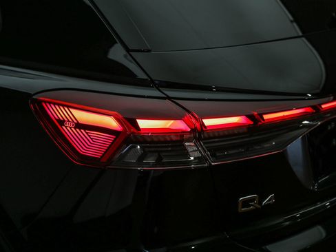 Certified 2023 Audi Q4 e-tron Premium Plus w/ Premium Plus RWD image 12